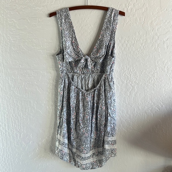 Quiksilver Open-Back V-neck Summer Dress - Picture 2 of 6